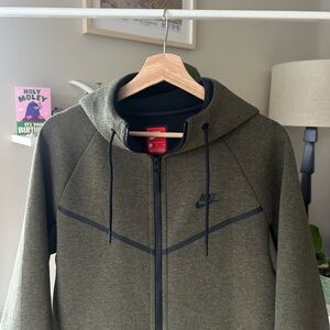 Nike Tech Fleece Olive Green Zip-Up Hoodie